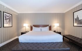 Edmonton Sutton Place 4*